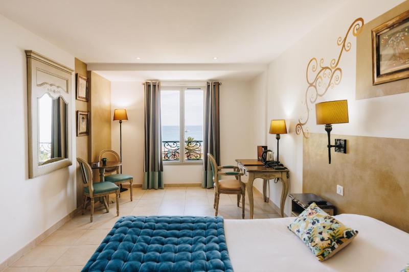 Comfort Double Room with Sea View image 4