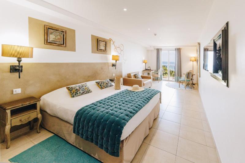 Suite with Sea View and Balcony  image 1