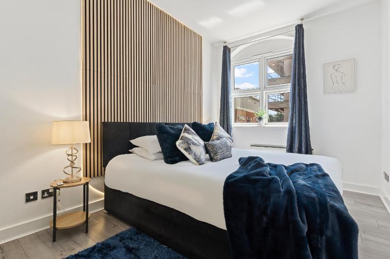 Leicester City Centre Apartment with Parking Images