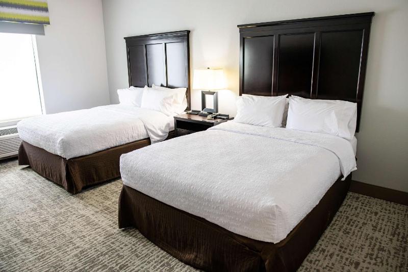 Room with Two Queen Beds - Non-Smoking image 2