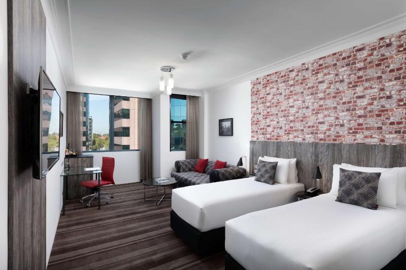Deluxe King Room image 1