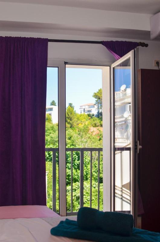 Triple Room with Balcony image 1