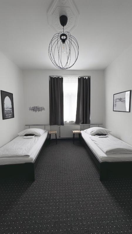Economy Double Room with Shared Bathroom image 1
