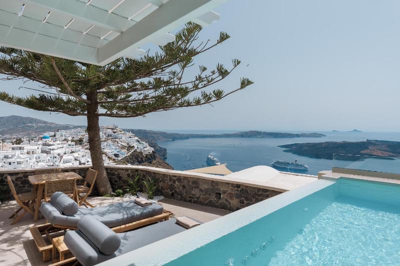 Two-Bedroom apartment with Private heated plunge Pool and Sea view image 1