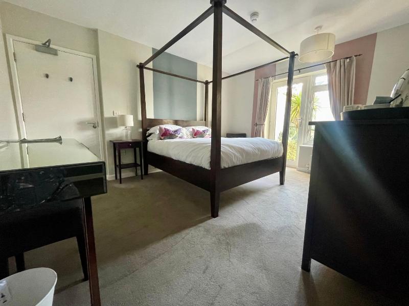 Superior King Room image 1