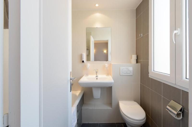 Quadruple Room image 3