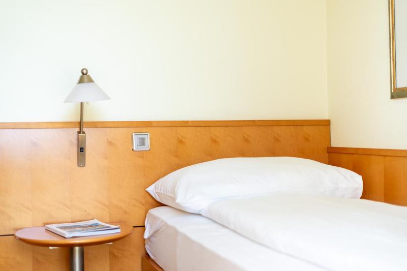 Single Room with Balcony image 4