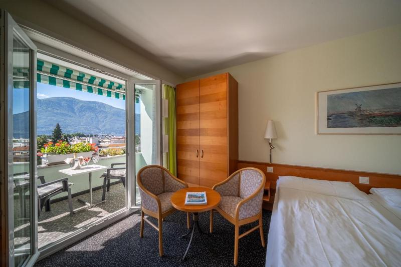 Panorama Double Room with Balcony Lake side image 4