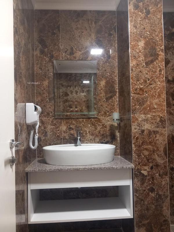 Triple Room with Balcony image 4