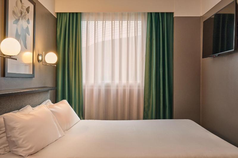 Double Room (1 Adult) image 3