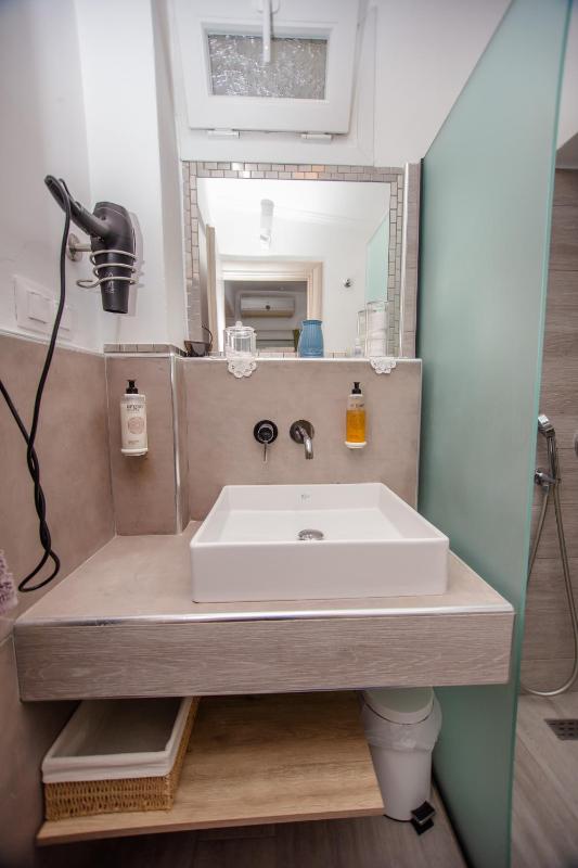 Comfort Triple Room with Shower image 4