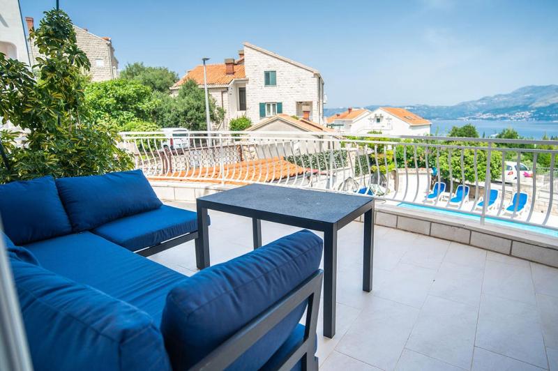 Apartment with Terrace image 2
