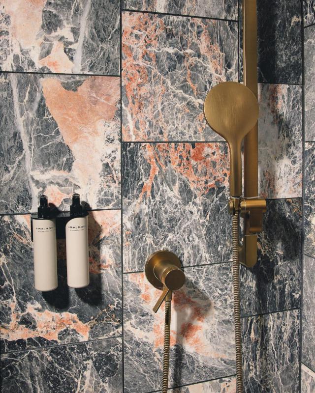 Standard Double Room image 3