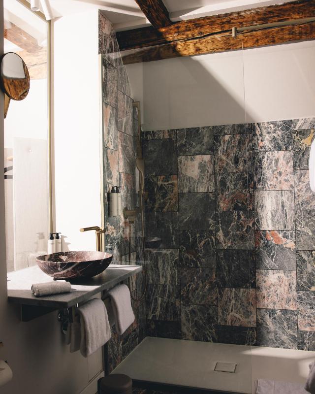 Standard Double Room image 4