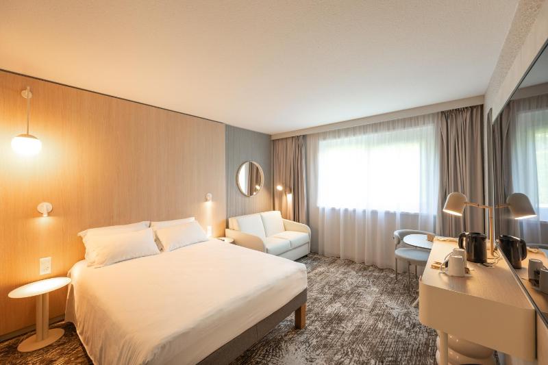 Executive Double Room with Sofa Bed image 3