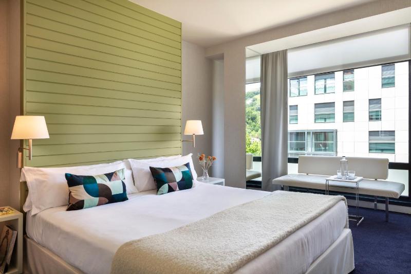 Premium Room with Guggenheim views image 1
