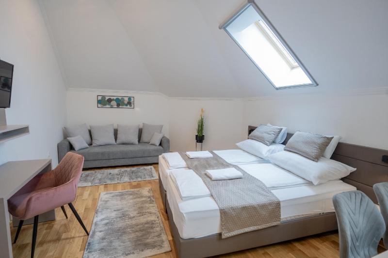One-bedroom Loft Apartment  image 2