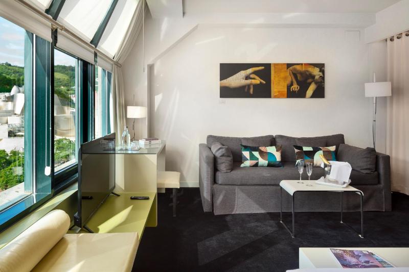 Junior Suite with Guggenheim views image 4