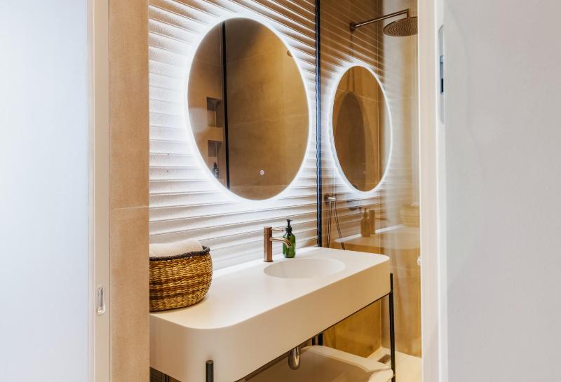 Zins Luxury Apartments - image 9