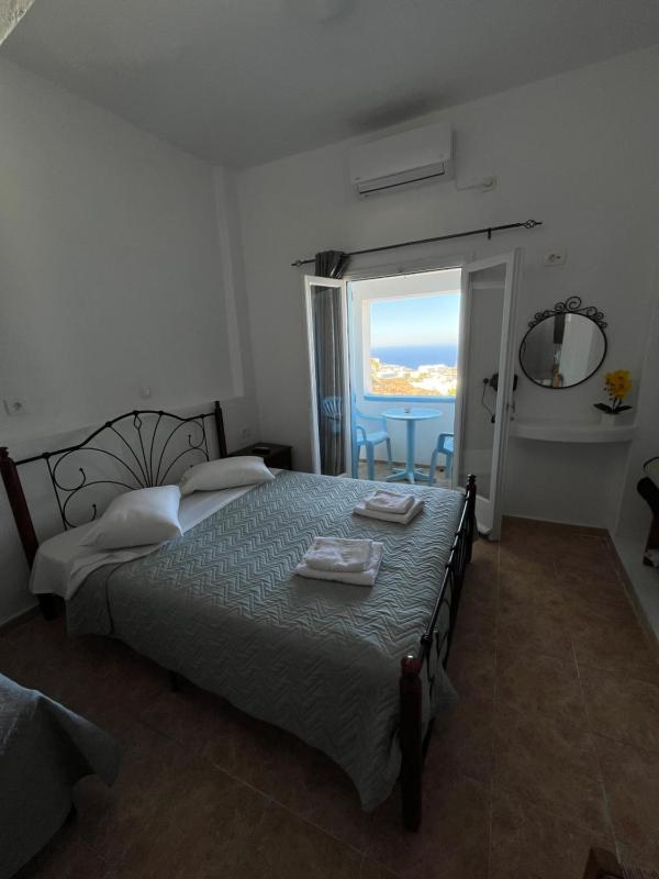 Triple Room with Sea View image 2