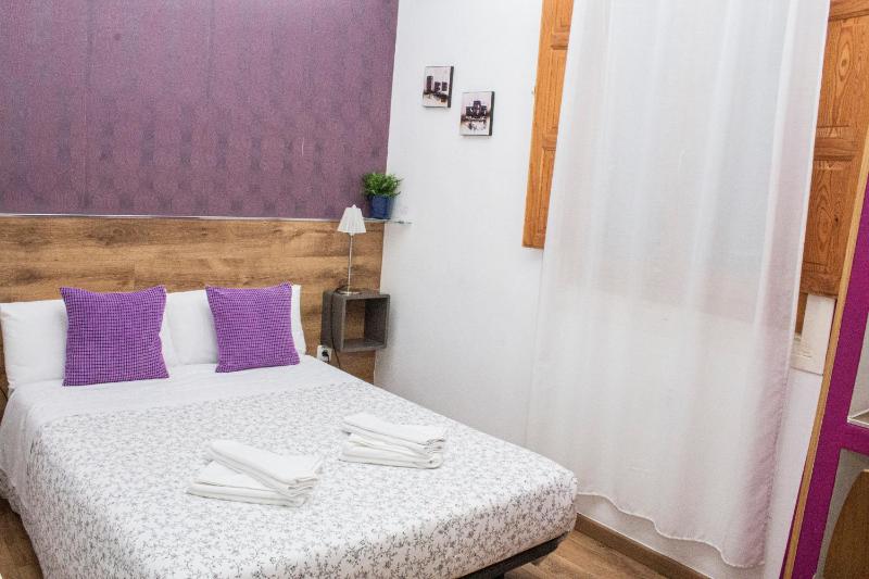 Small Double Room image 4