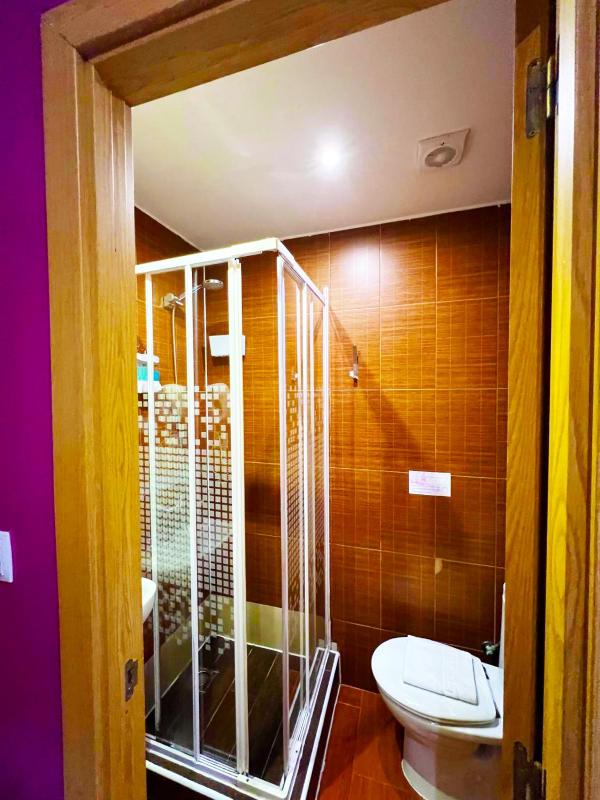 Small Double Room image 2