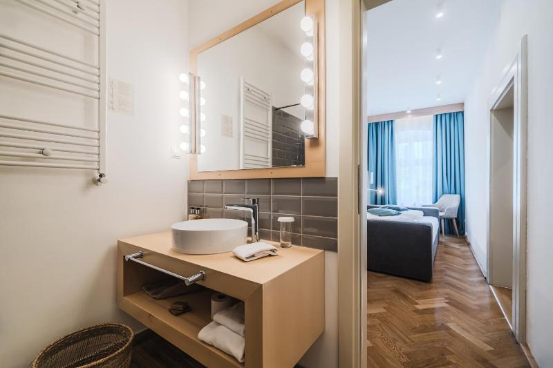 Single Room image 1