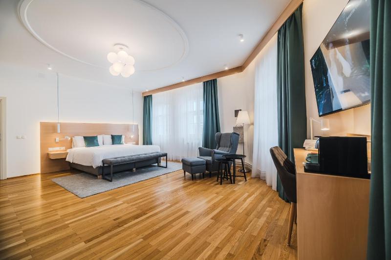 Junior Suite image 3