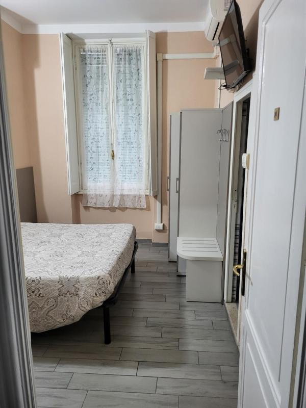 Double Room with Private Bathroom image 1