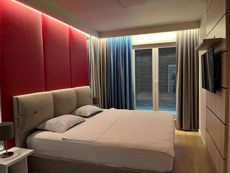 One-Bedroom Apartment image 4