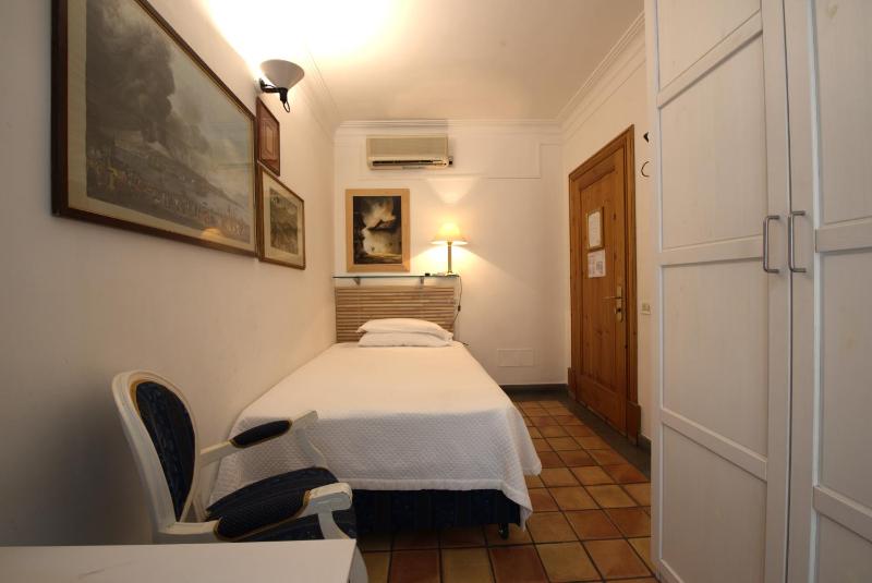Classic Single Room image 1