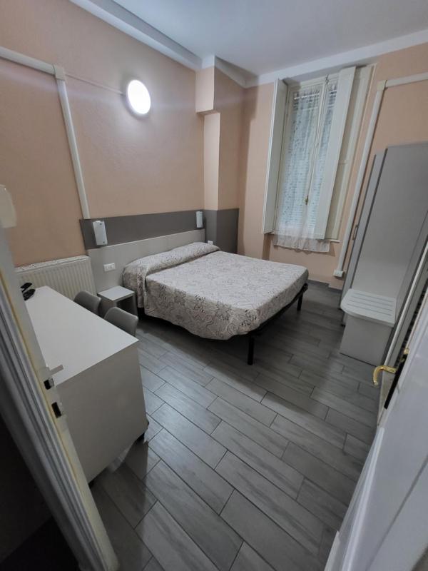 Double Room with Private Bathroom image 2