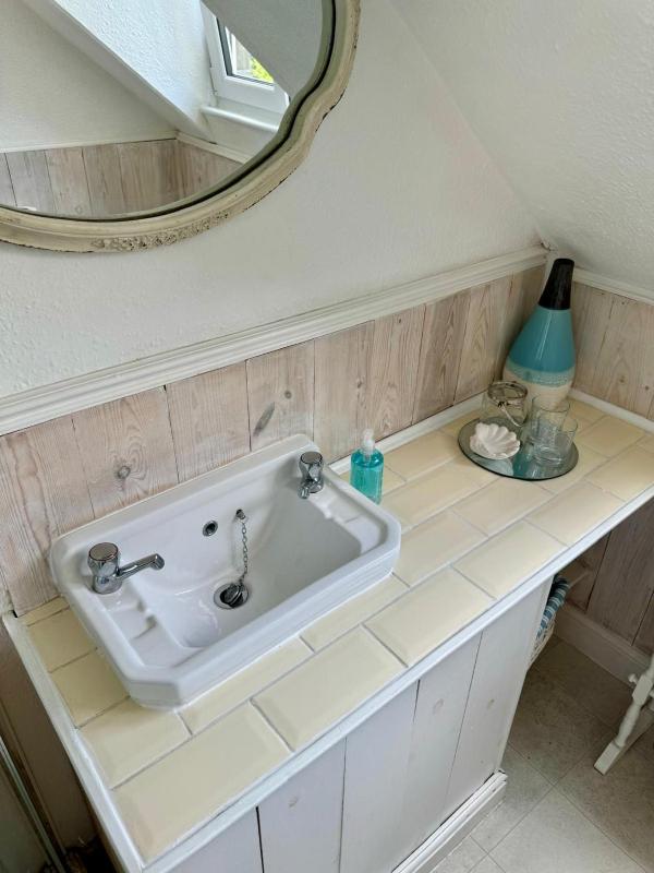 Double Room with Private Bathroom image 4