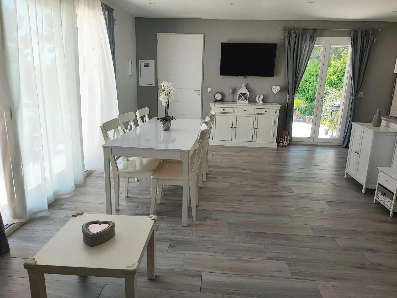 Maison confortable à La Ciotat avec terrasse privée - image 20