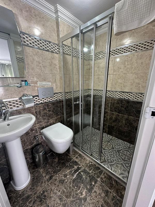 Standard Double Room image 2