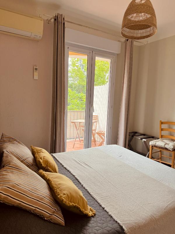 Double Room with Balcony image 3