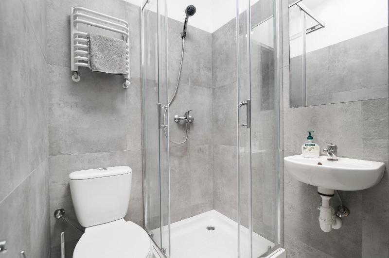Double Room with Private Bathroom image 2