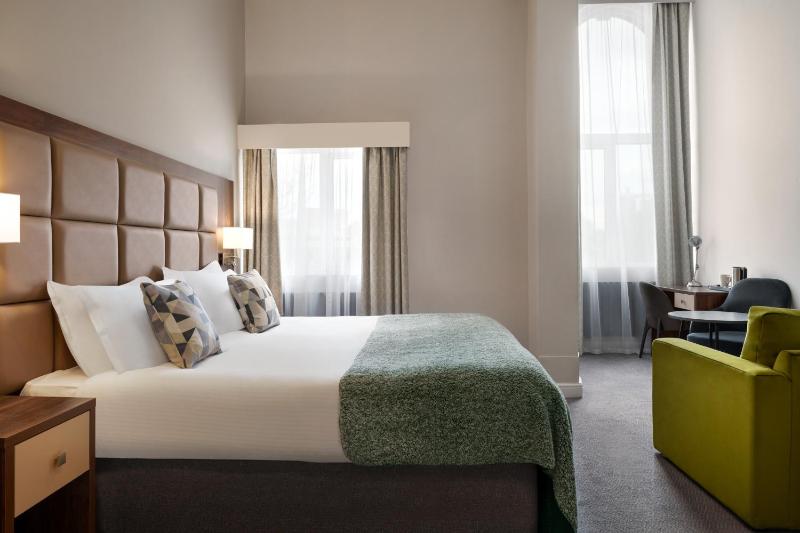 King Suite - Non-Smoking image 2