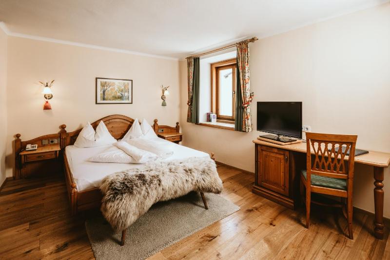 Deluxe Double Room image 1