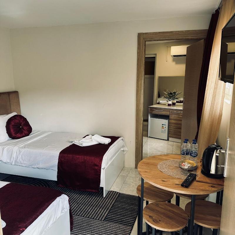 Quadruple Room with Private Bathroom image 4