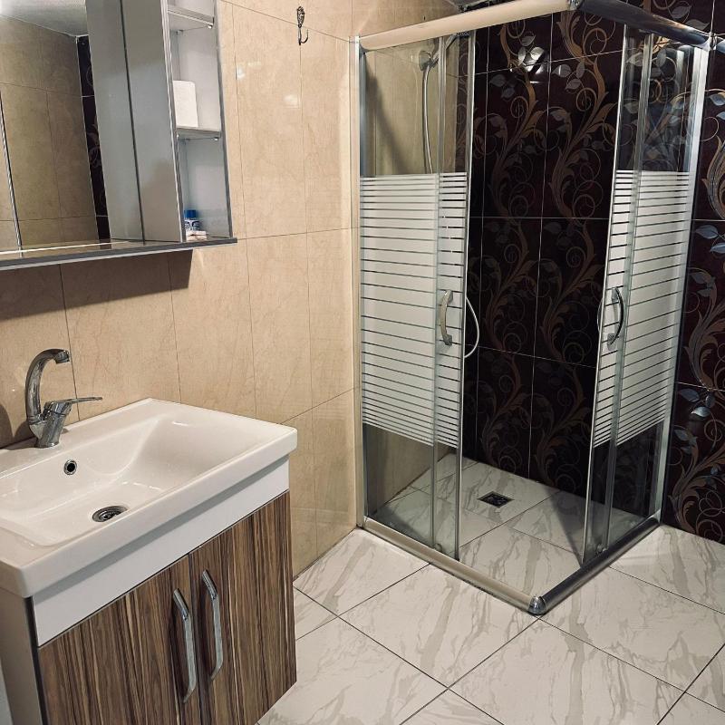 Quadruple Room with Private Bathroom image 2
