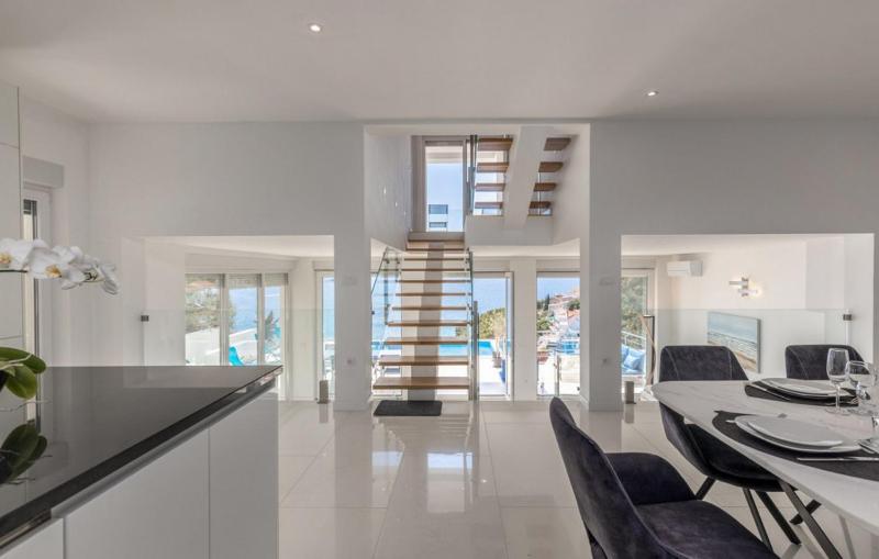 Luxury villa Fleur with pool - image 42