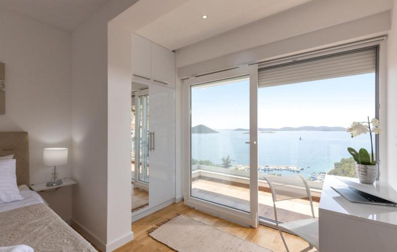 Luxury villa Fleur with pool - image 25