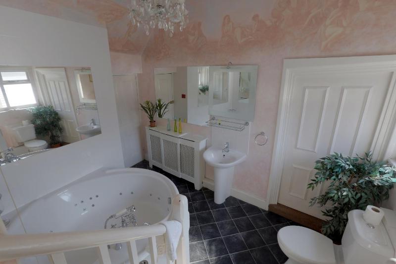 Suite image 3