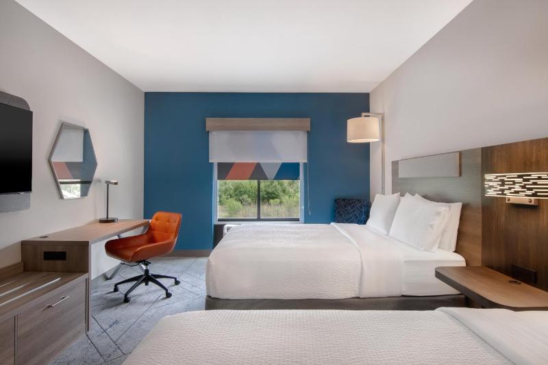 Suite with Two Queen Beds and Mobility Accessible Tub - Non-Smoking image 2