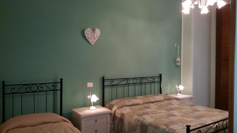 Double Room with Extra Bed image 4