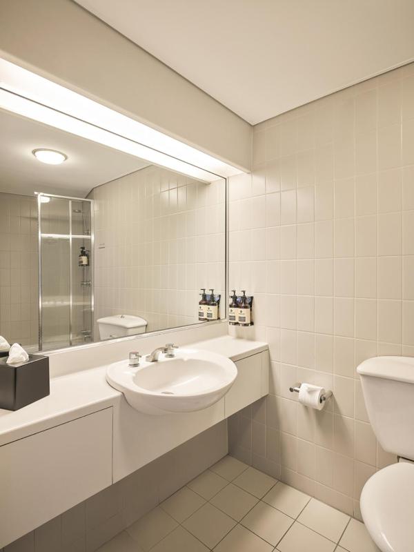 One-Bedroom Apartment image 3