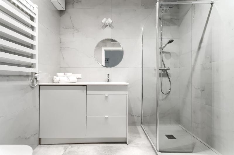 Sea & Lake - City Apartments - image 11