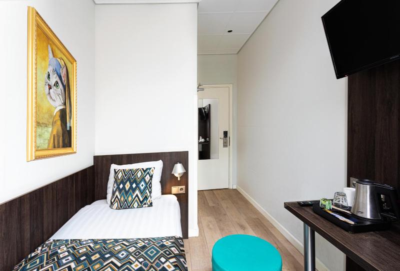 Single Room image 1