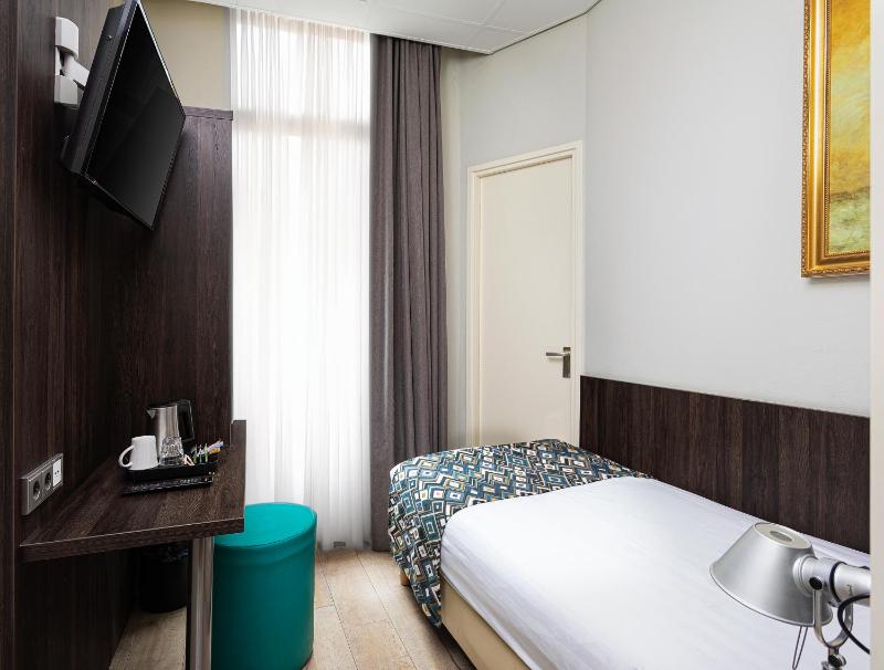 Single Room image 3